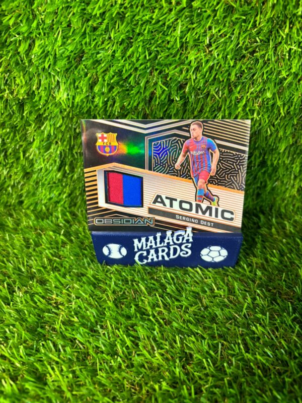 Sergiño Dest /50 - Panini Obsidian Atomic 2021-2022 - Patch FC Barcelona - Imagen 3