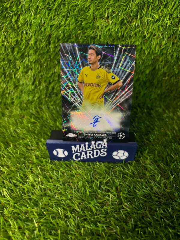 Shinji Kagawa - Cromo Topps Chrome Autograph Borussia Dortmund 2023-2024 - Imagen 3