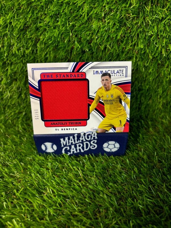 Anatoliy Trubin - Panini Immaculate 2023-2024 - Patch /25 - Imagen 3