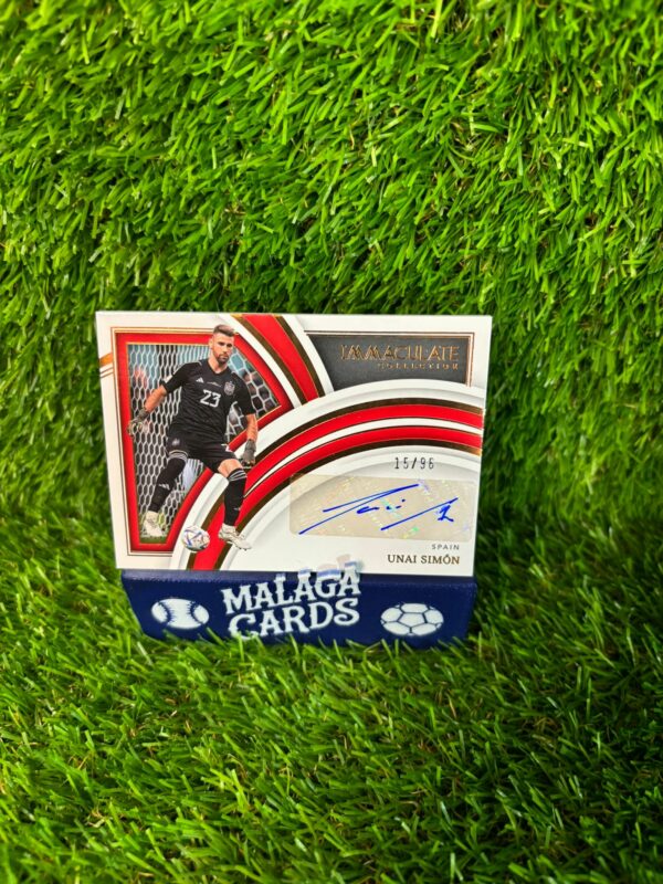 Unai Simón - Panini Immaculate 2022-2023 - Autógrafo /96 - Imagen 3