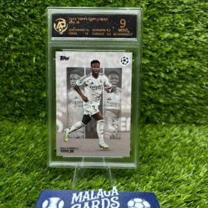 Vinícius Jr - Topps Simplicidad 2025 - Cromo gradeado RPA 9