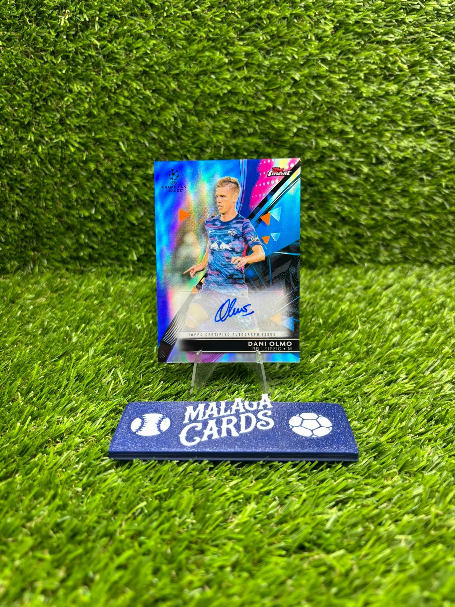 Dani Olmo - Topps Finest 2021-22 - Autograph /150 - Imagen 3